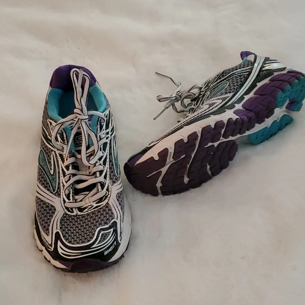 EUC Brooks GHOST running shoes Sz 6 Euro 6.5 - Picture 3 of 9
